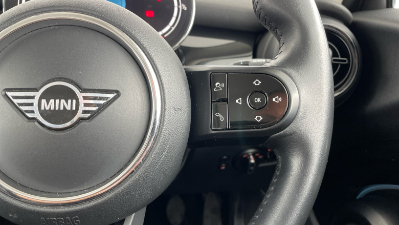 MINI Hatchback 1.5 Cooper Classic 3dr Petrol Hatchback